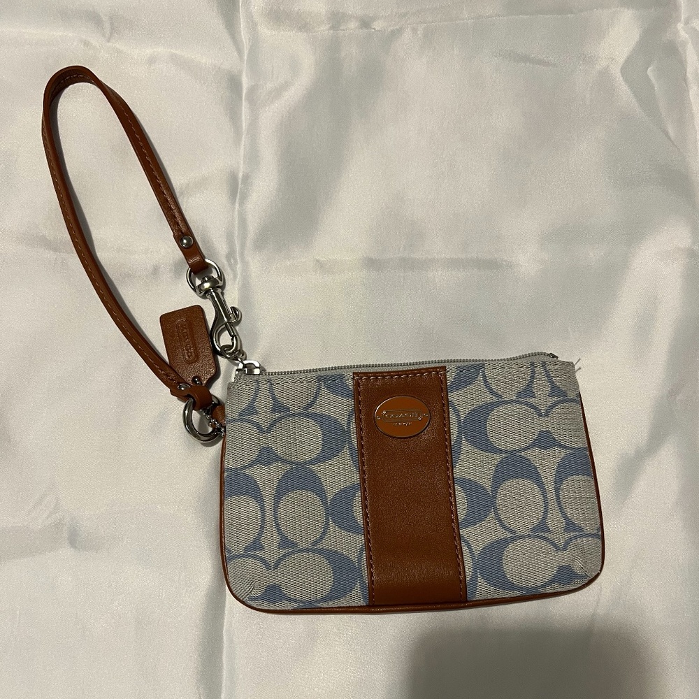 Coach Mini Clutch Logo